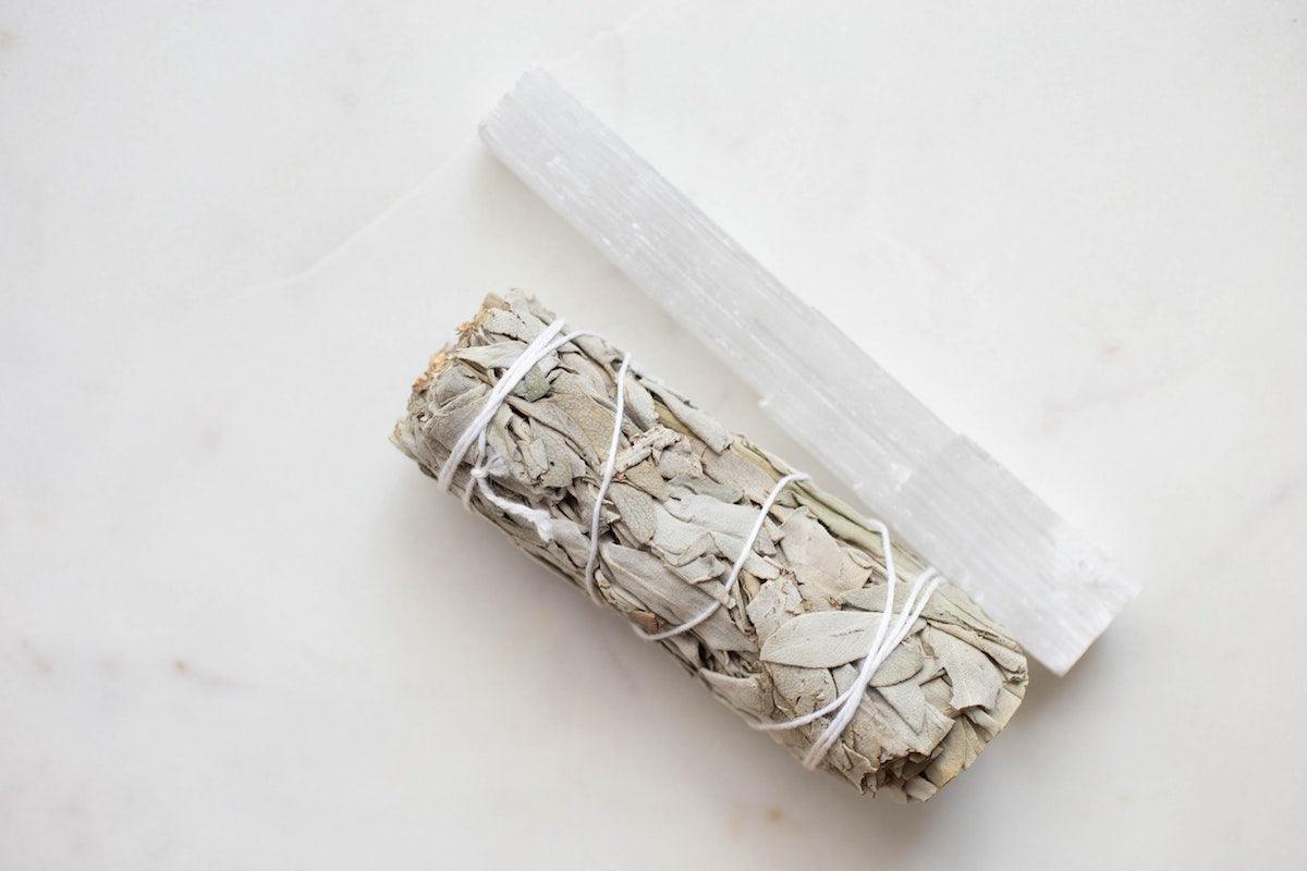 5 Ways to Use Selenite for Crystal Healing - Inspire Me Naturally 
